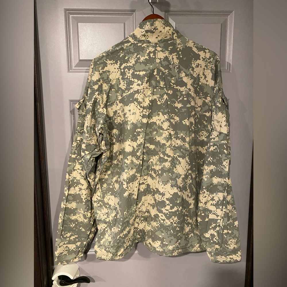 NWT ACU extreme Cold/Wind Gen III TOP sz lg - Picture 2 of 4